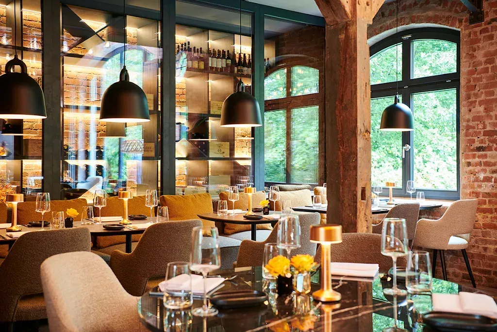 Kulinarisch im Alstertal genießen direkt gegenüber vom  Boutique Hotel Rosengarten im Restaurant NAYA