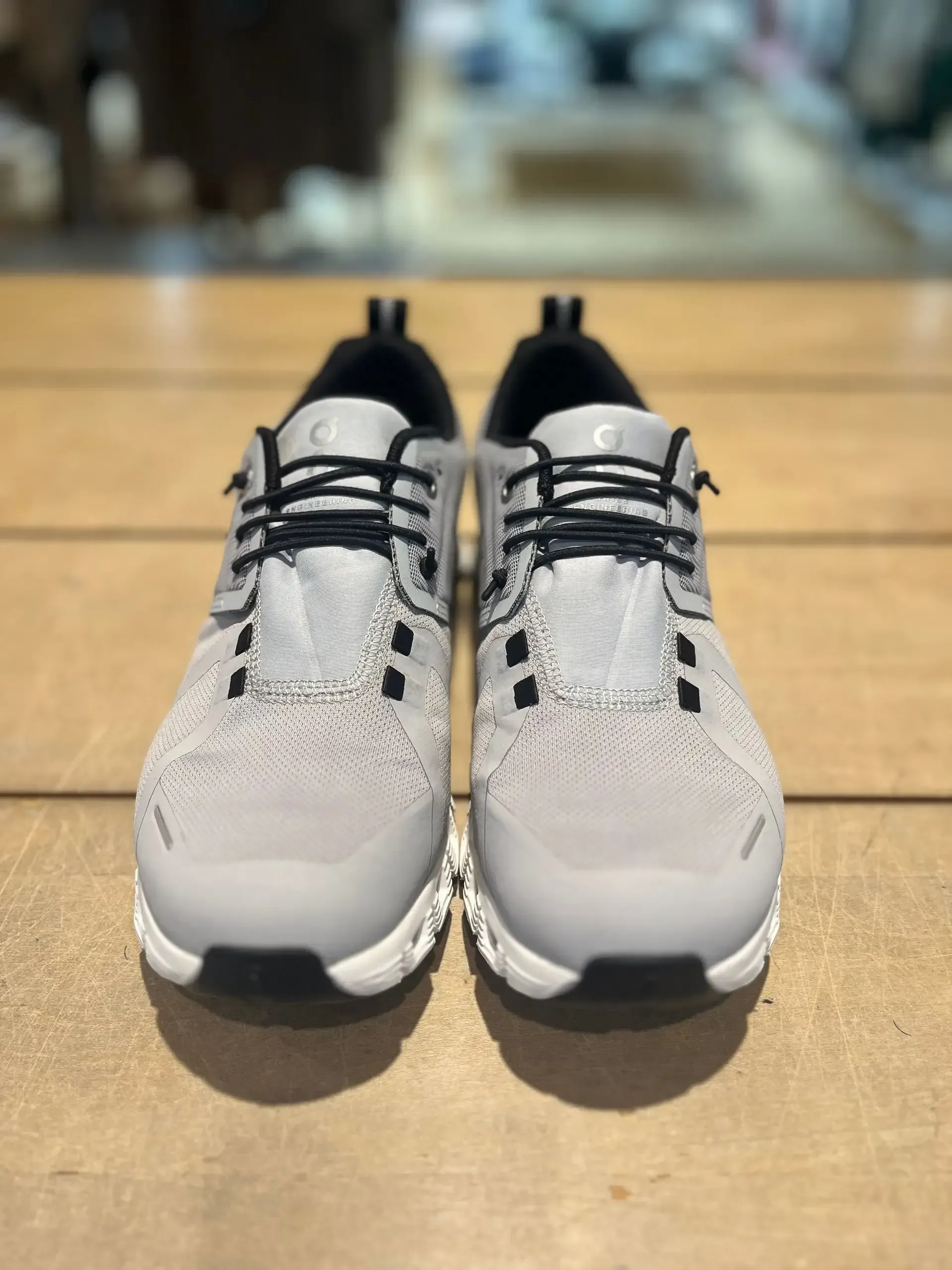 Grå On Cloud løbesko