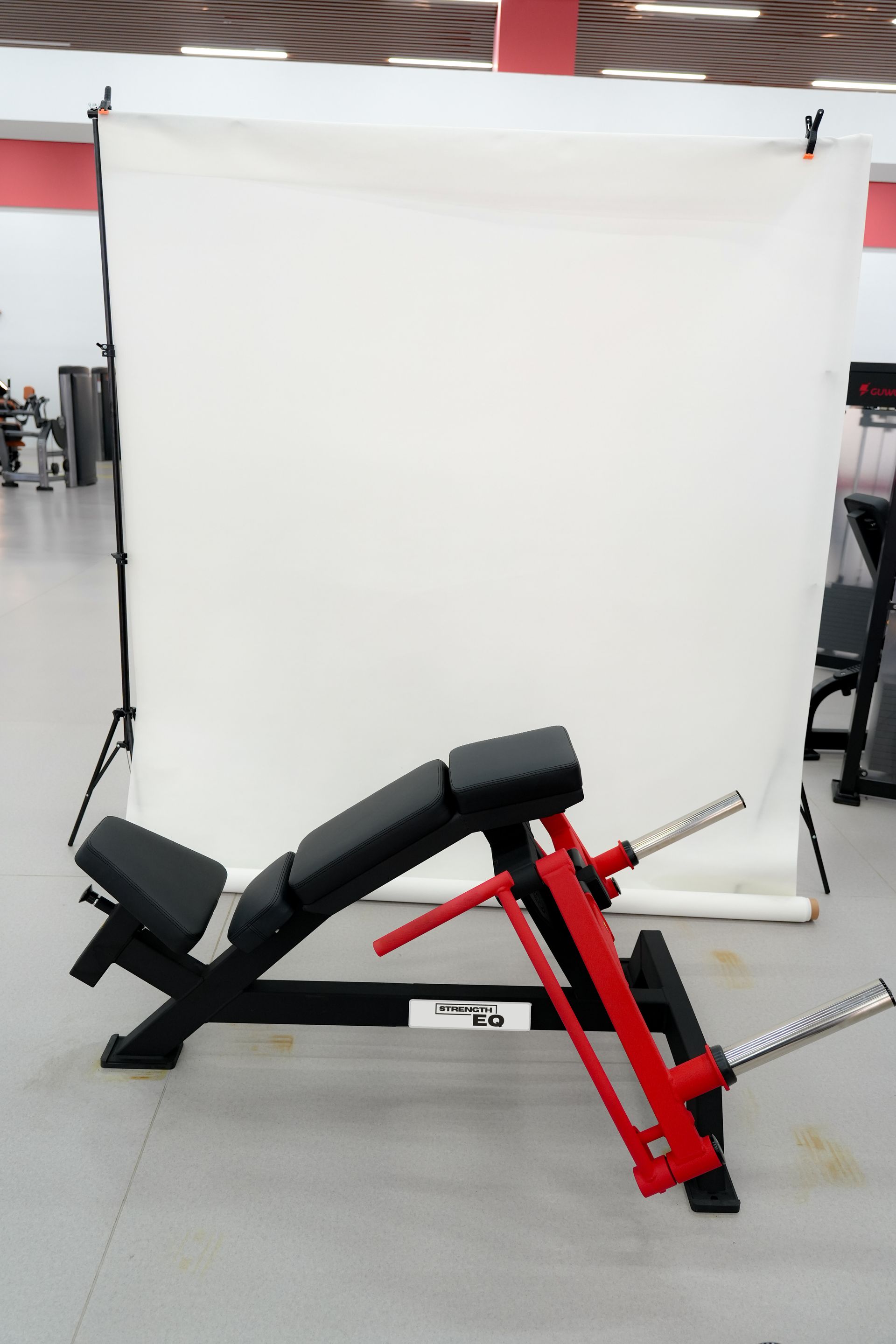 Strength EQ Plate loaded fly machine