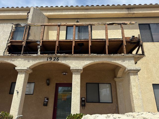 A building with the number 1926 on it