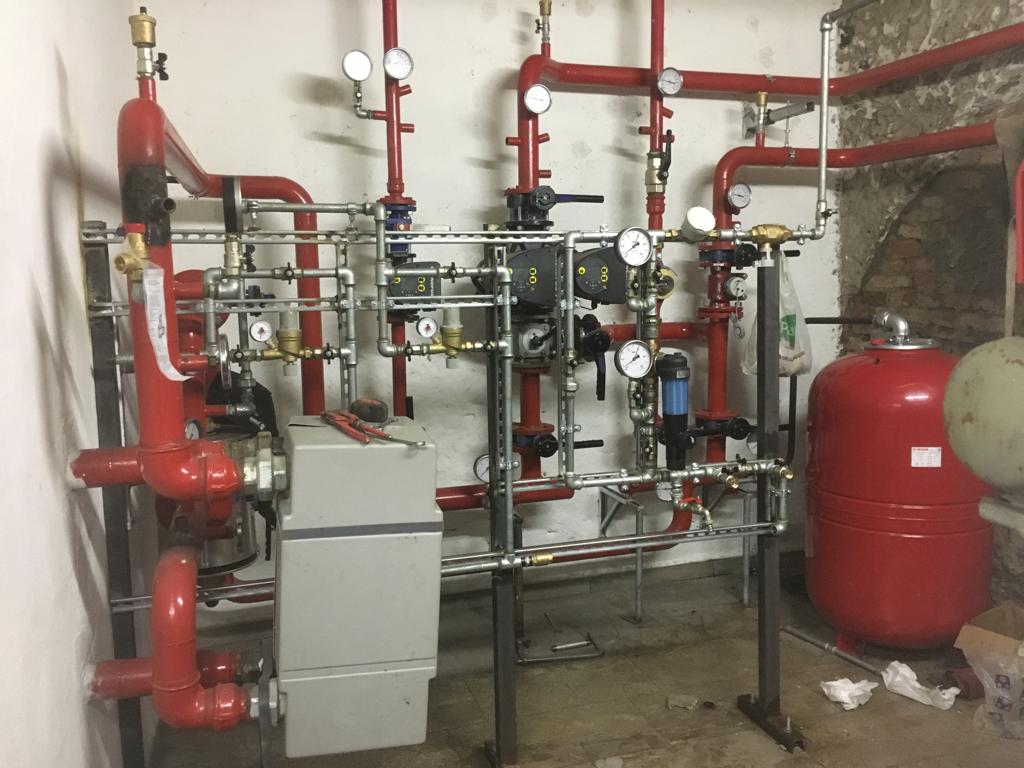 Impianto industriale a Torino di riscaldamento a pavimento