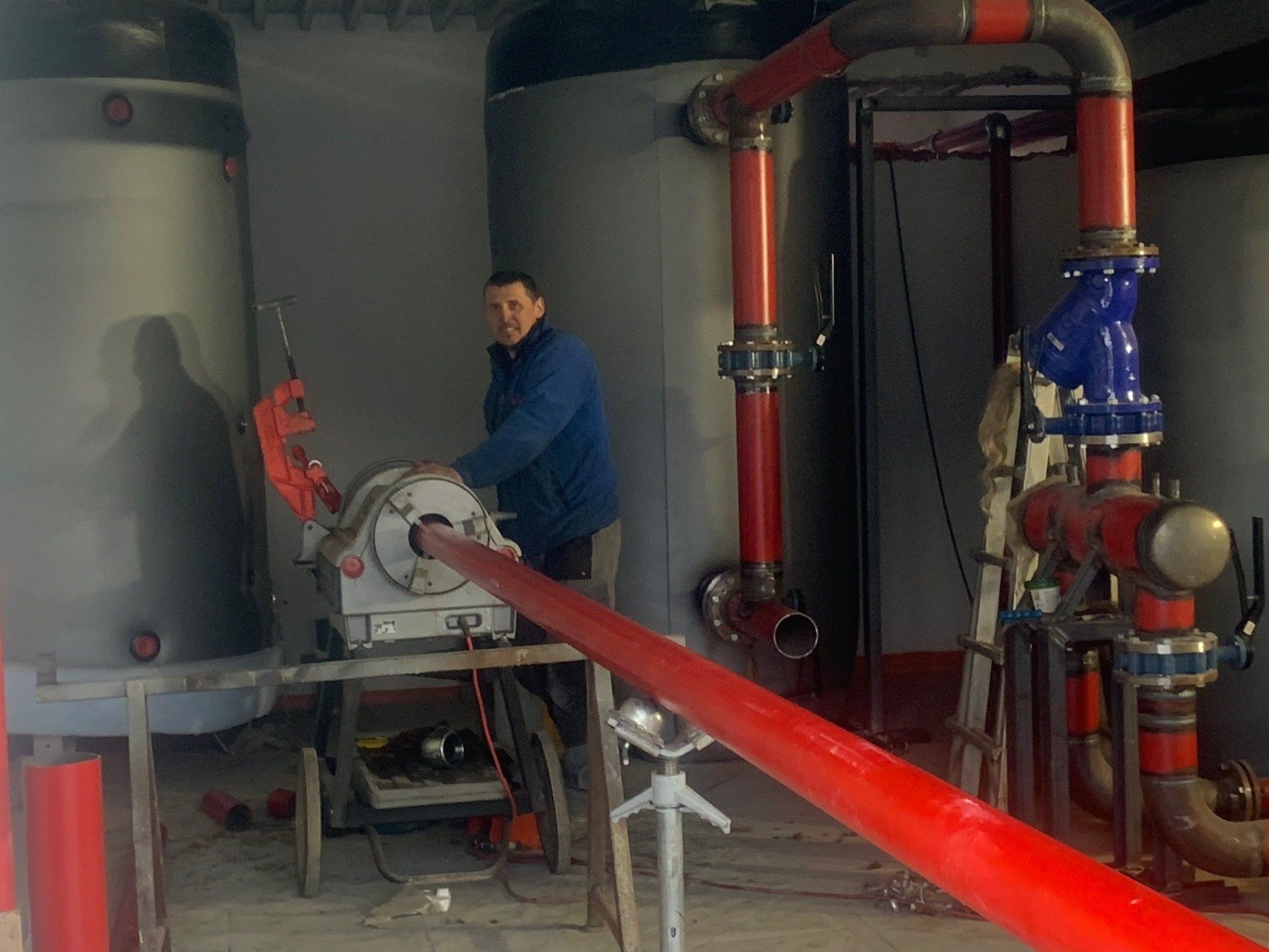 Lavori in corso per l'installazione della caldaia a Torino