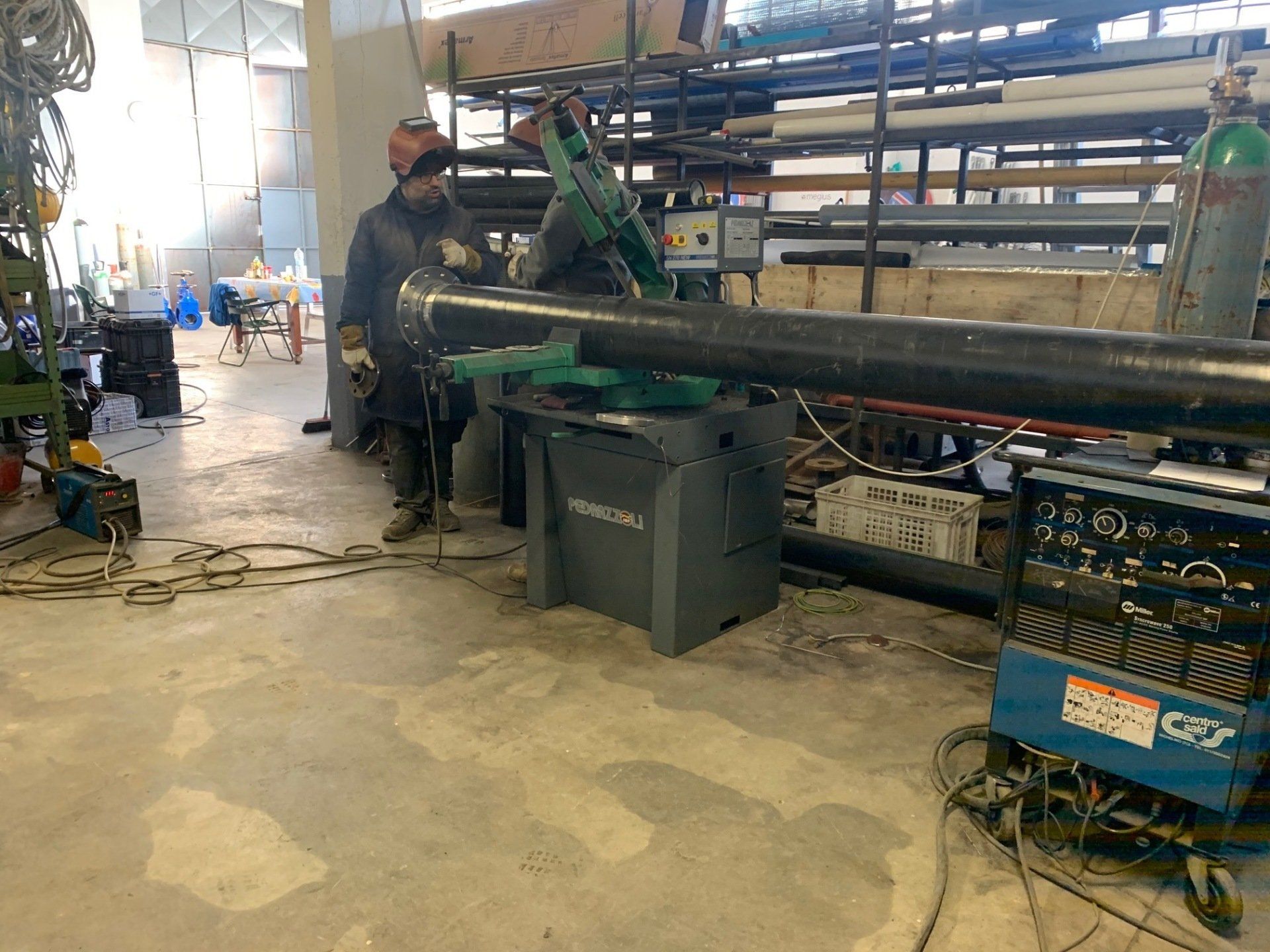 Lavori in corso per l'installazione delle caldaie