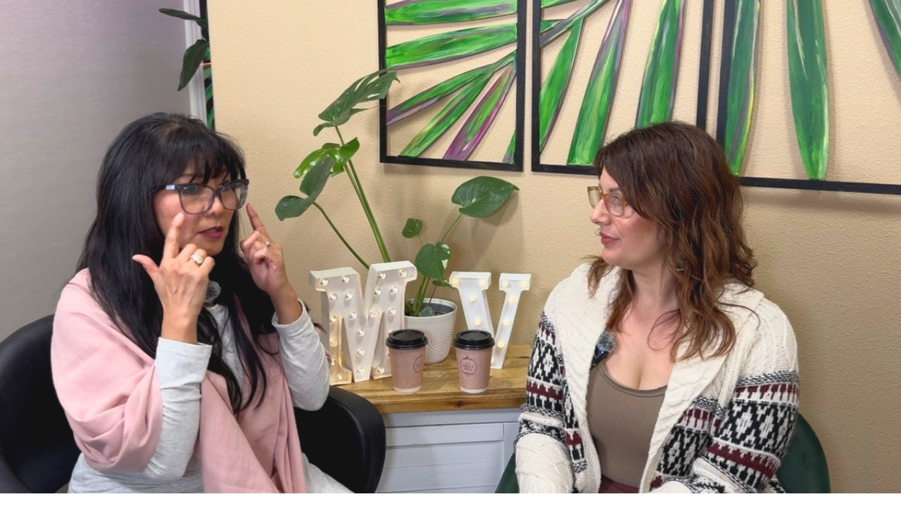 Monina is describing to Velia the makeup trends in 2026