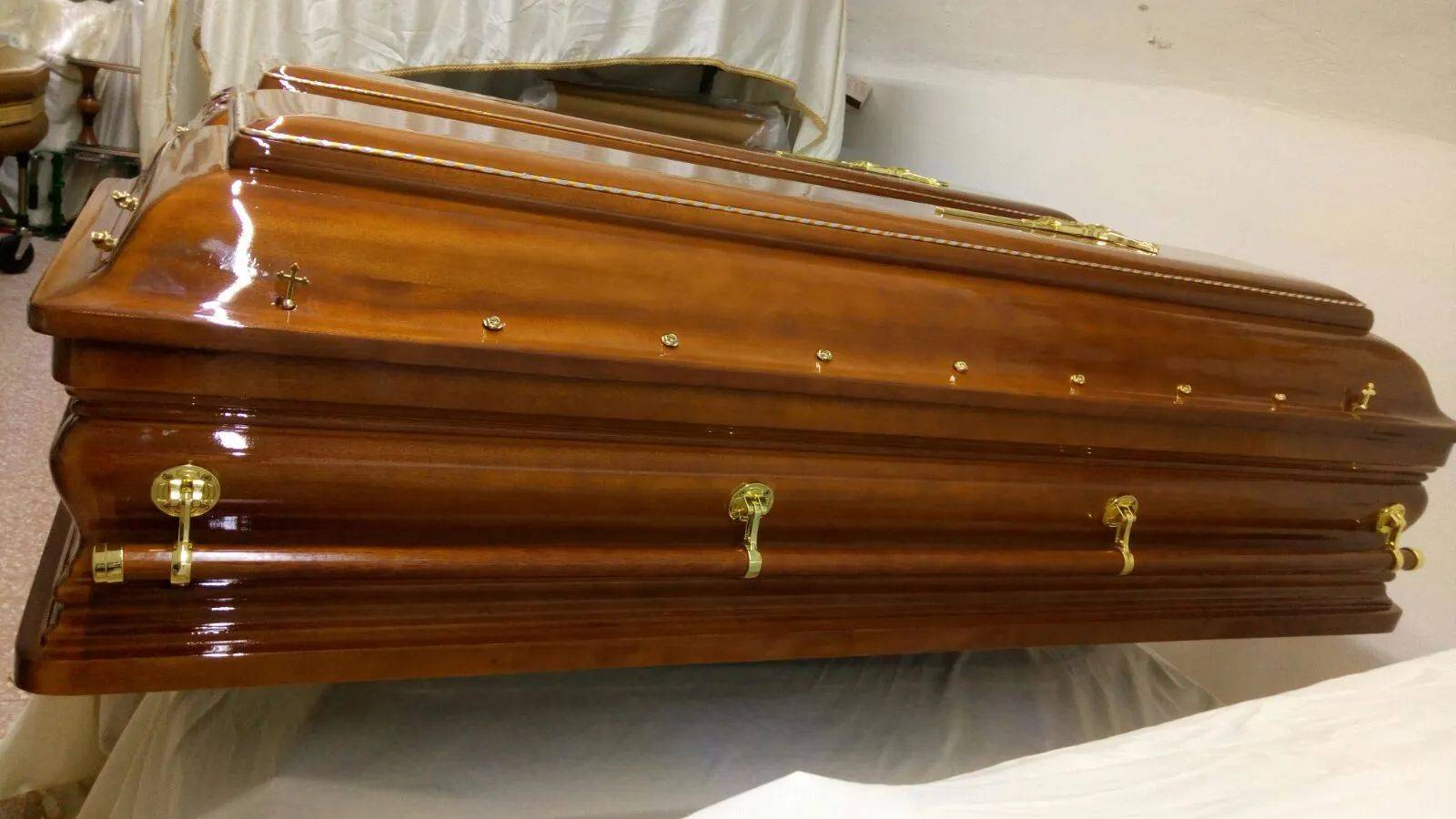 Cofano funebre in legno