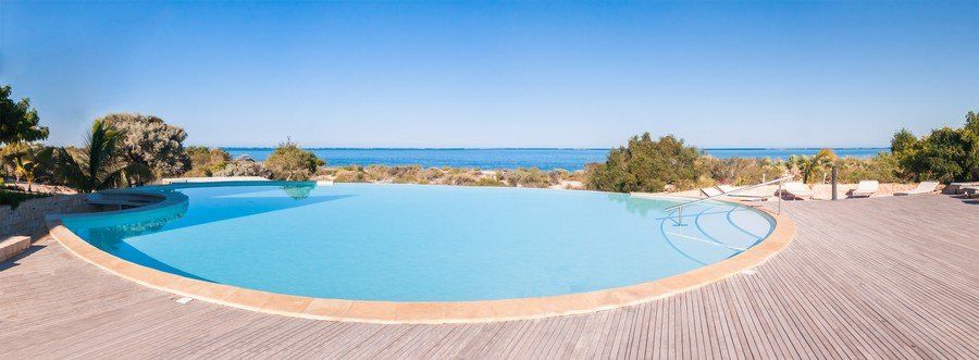 piscina pubblica esterna a forma circolare