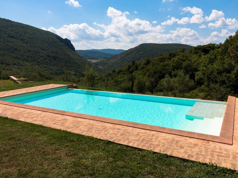 piscina pubblica all'aperto