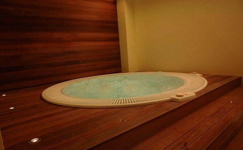 piscina all'interno di una spa