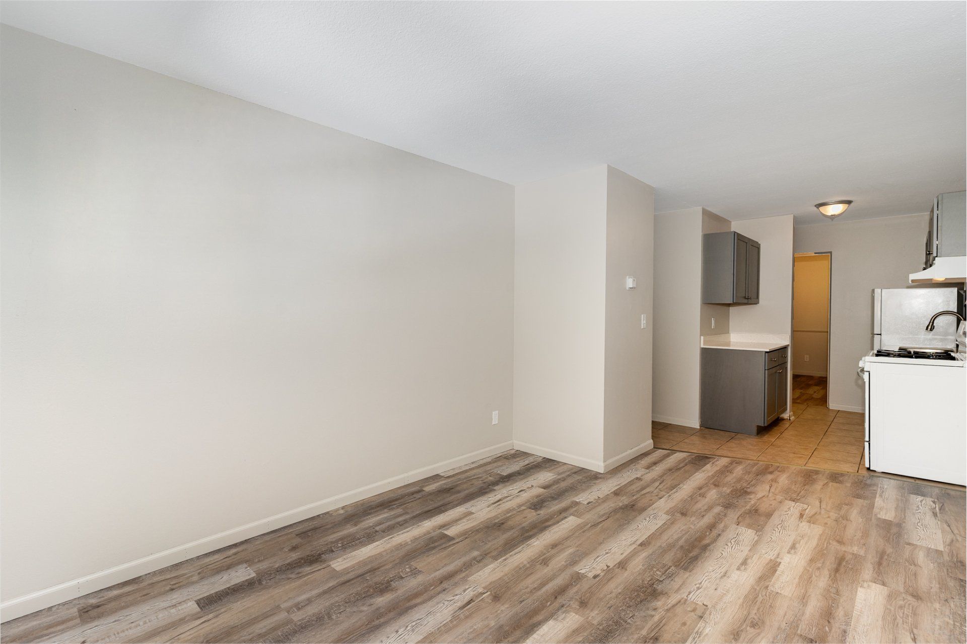 2612 Ave Apartments interior