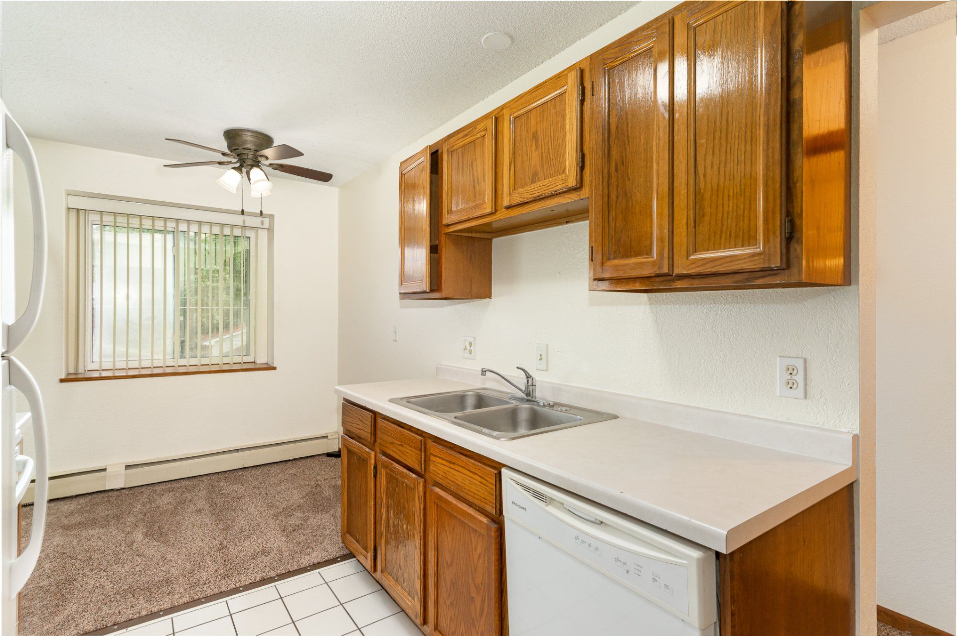 Westminster St Apartments kitchen
