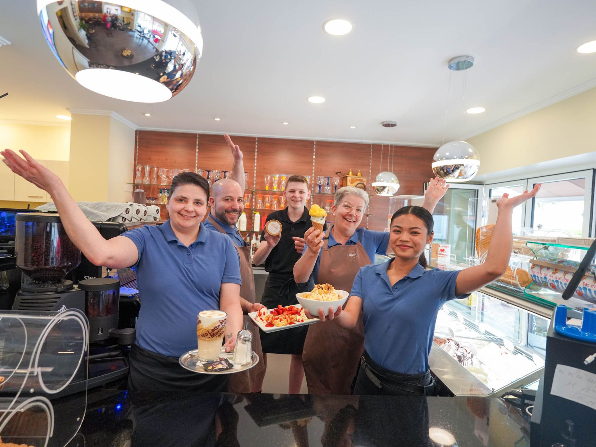 Teambild Eiscafé Mola