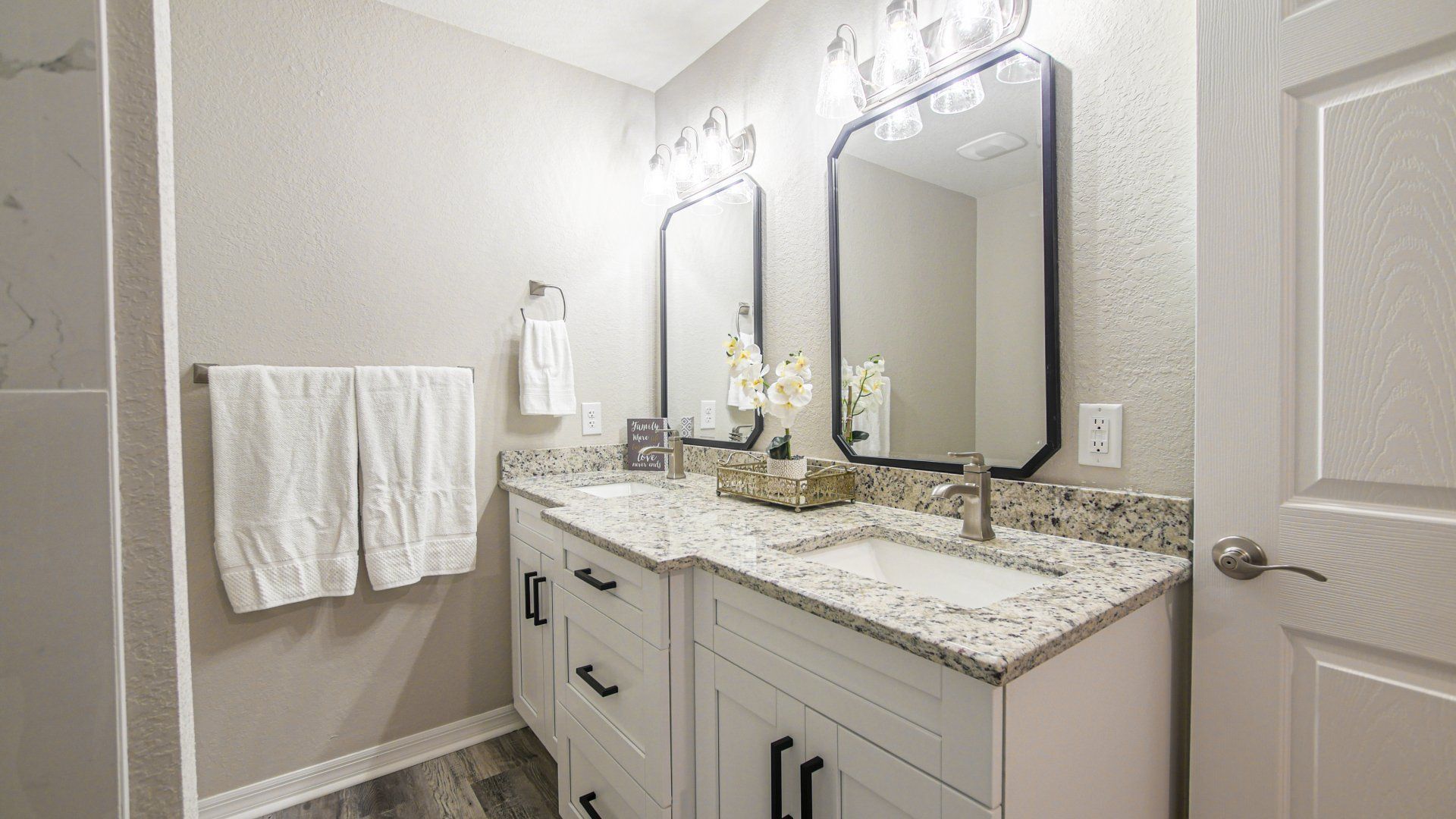 bathroom at Bridgecore