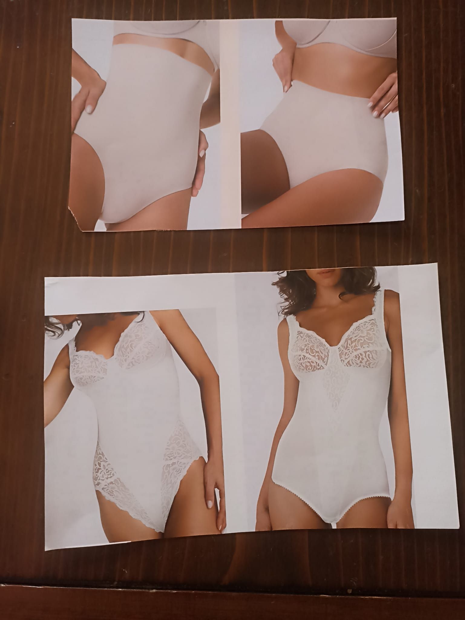 Indumenti modellanti beige e bianchi esposti su carta stampata.