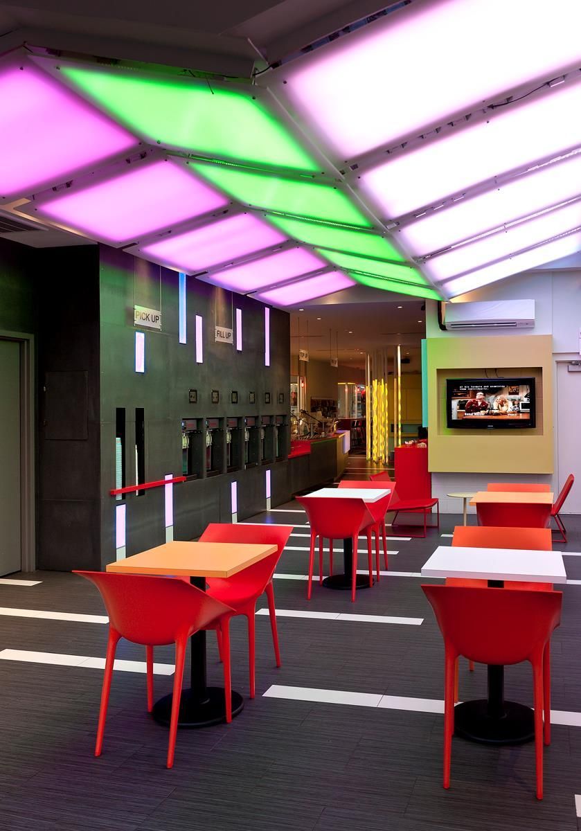 froyo, frozen yogurt at Frenchie's next to 5 Star Auto Spa