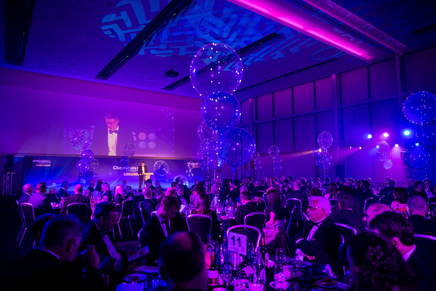 wide shot of the CNW awards dinner