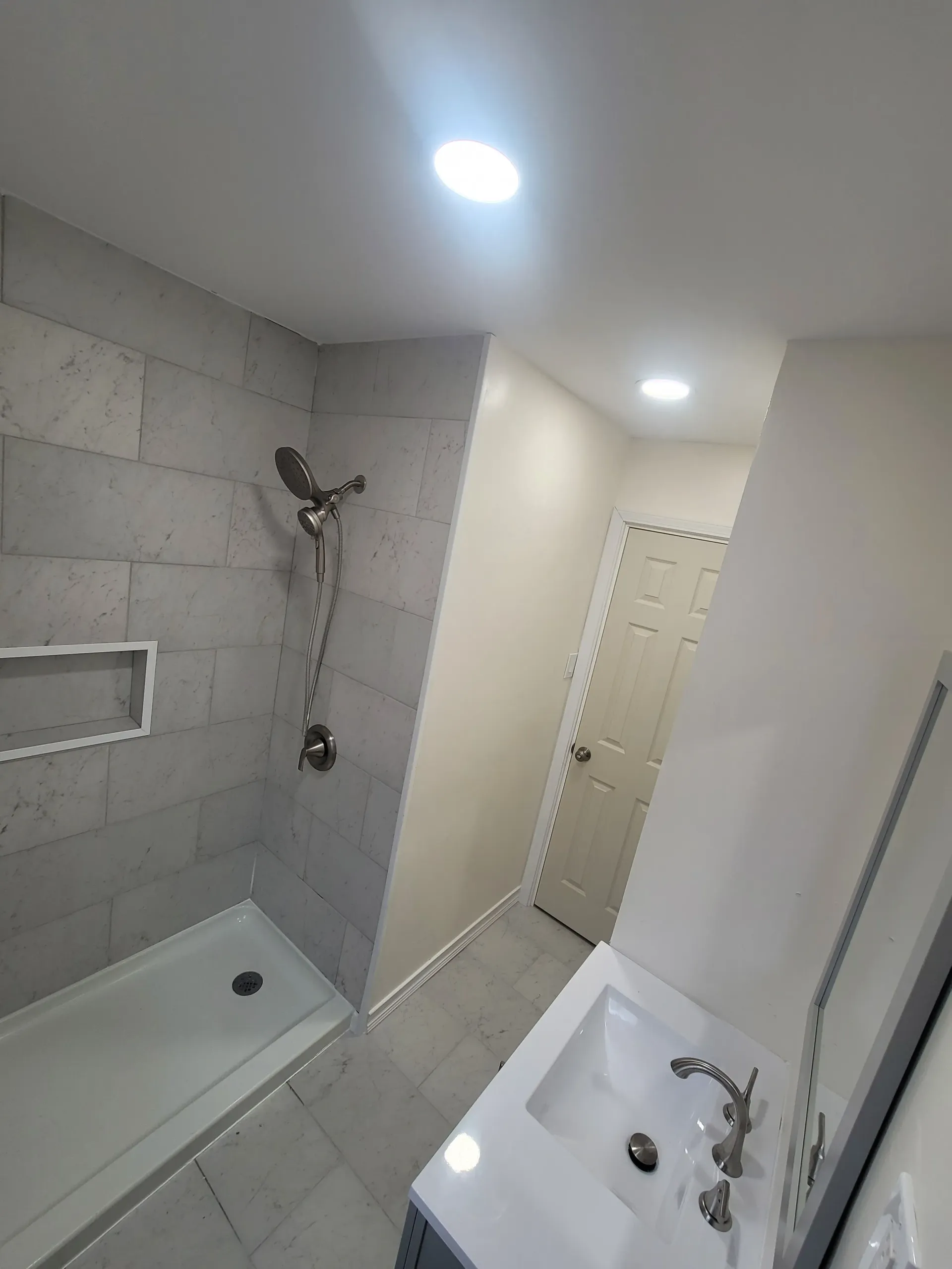 Bathroom with a white sink