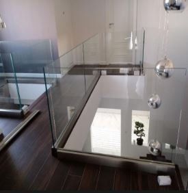 parapetti in vetro per soppalco