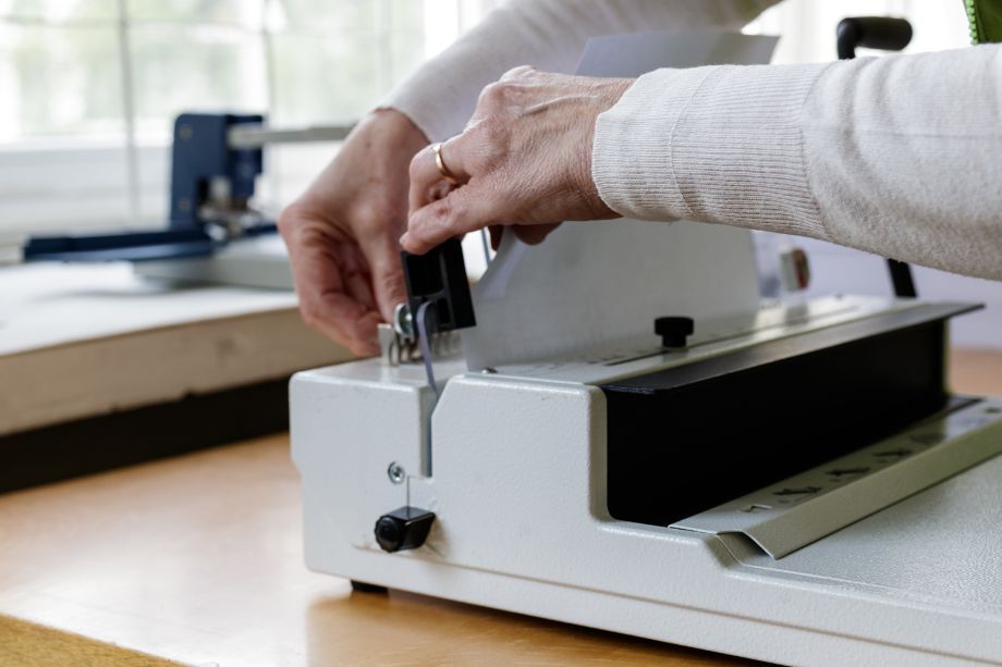 Macchinario per la rilegatura