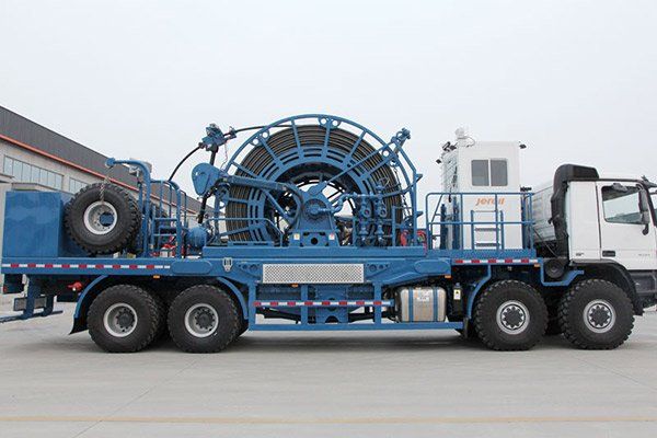 Crane Truck & Special Services S.A.S, flush by.