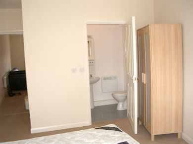 Flat 1, Bedford Court, Royland Road bathroom