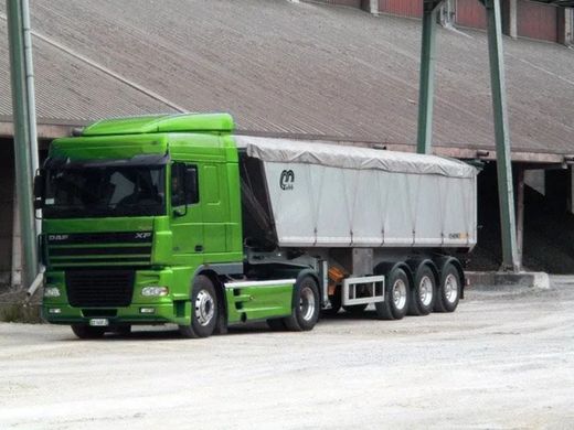 camion per distribuzione sale per disgelo