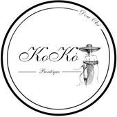 Logo per KoKo Boutique, caratterizzato da un elegante testo corsivo, un disegno a tratteggio di una donna con un cappello e la scritta