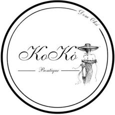 Logo per Ko Ko Boutique: testo in corsivo, schizzo di donna con cappello e vestito, testo 