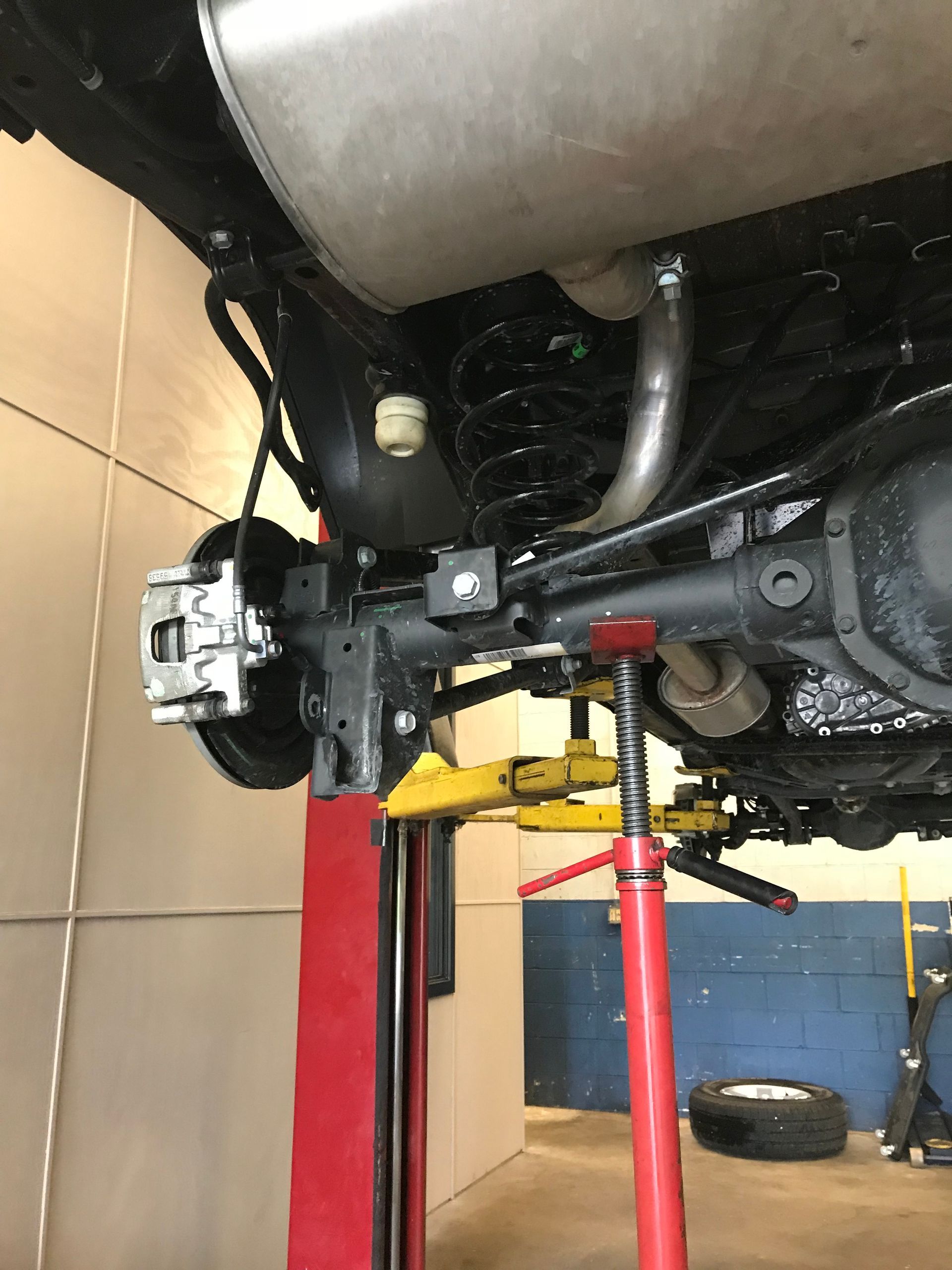 Strucks and Shocks Checking in Jacksonville, FL - Mr. Best Wrench