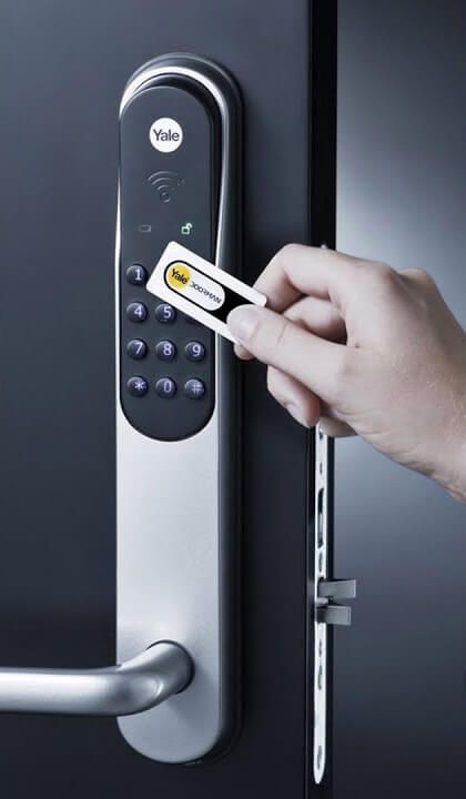 Elektroniskās slēdzene-Yale Digital Door Locks | ar elektronisko atslēgu