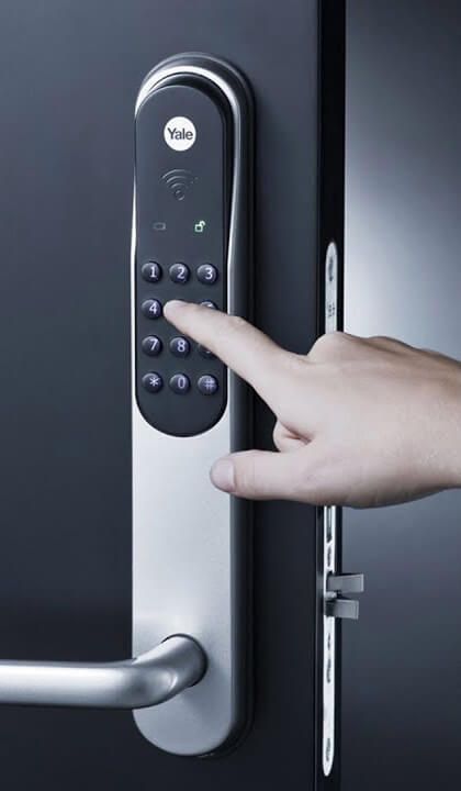 Elektroniskās slēdzene-Yale Digital Door Locks | ar drošības kodu