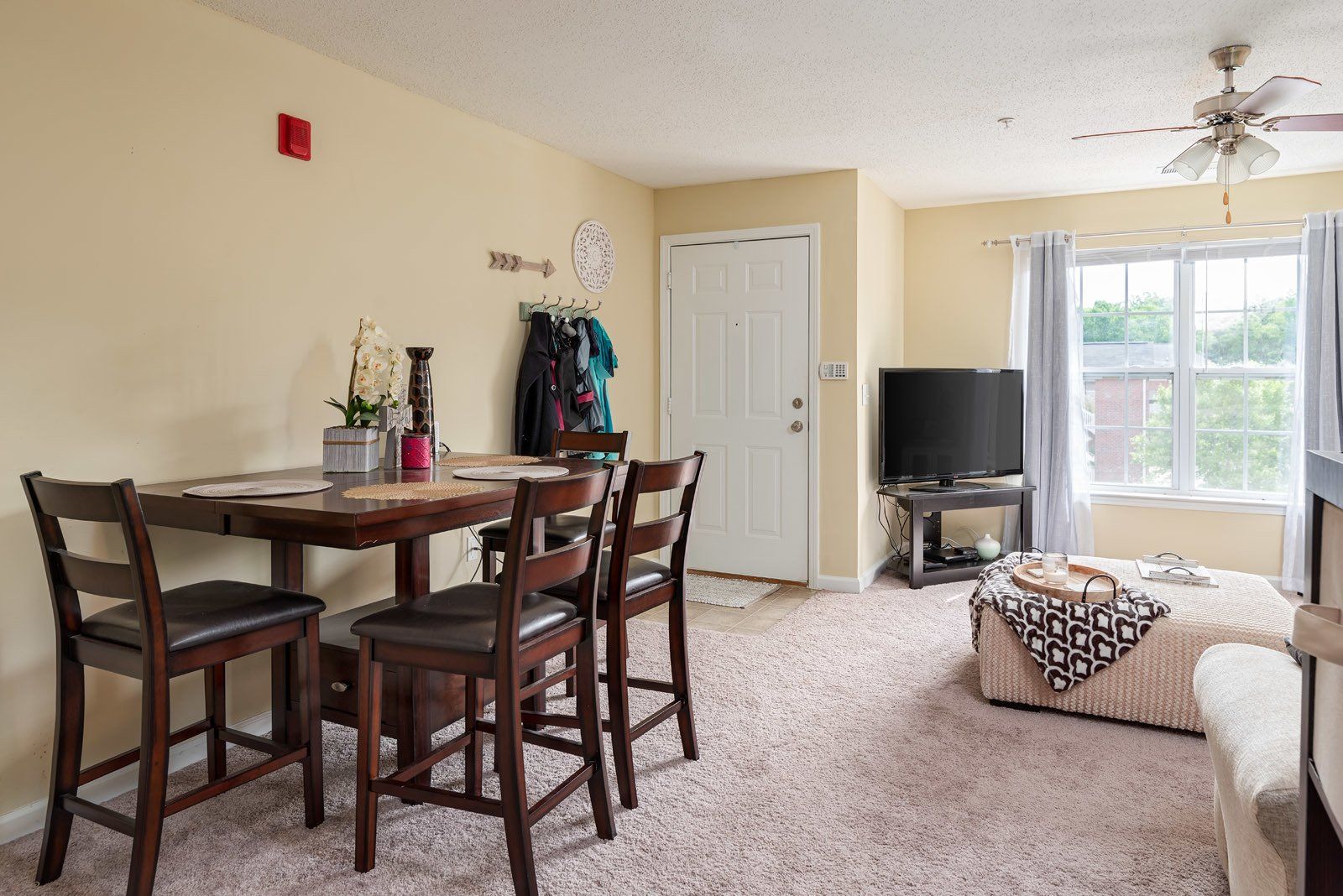 1 Bedroom Madison Heights Luxury Apartments