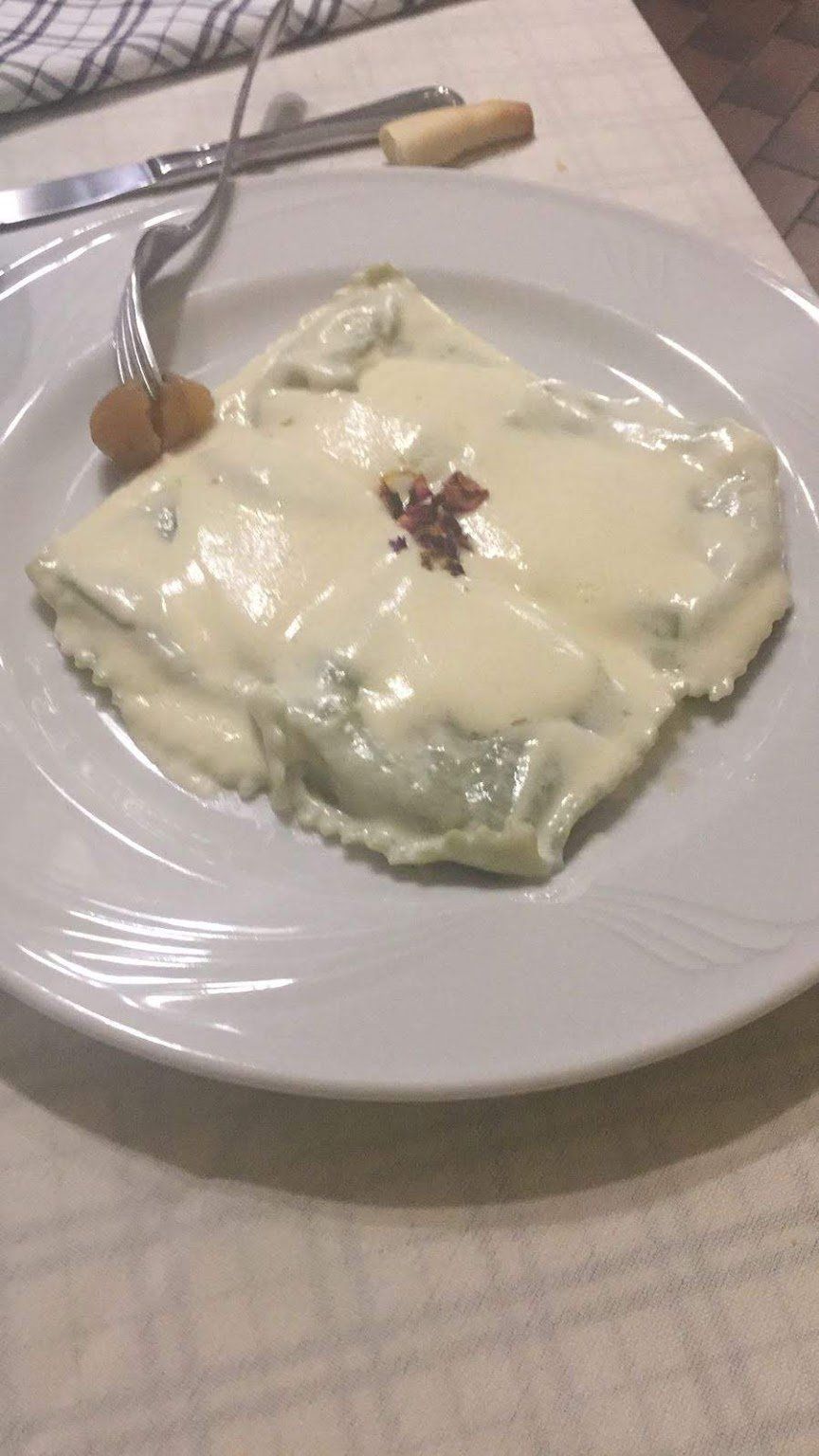 Ravioli di borragine con fonduta