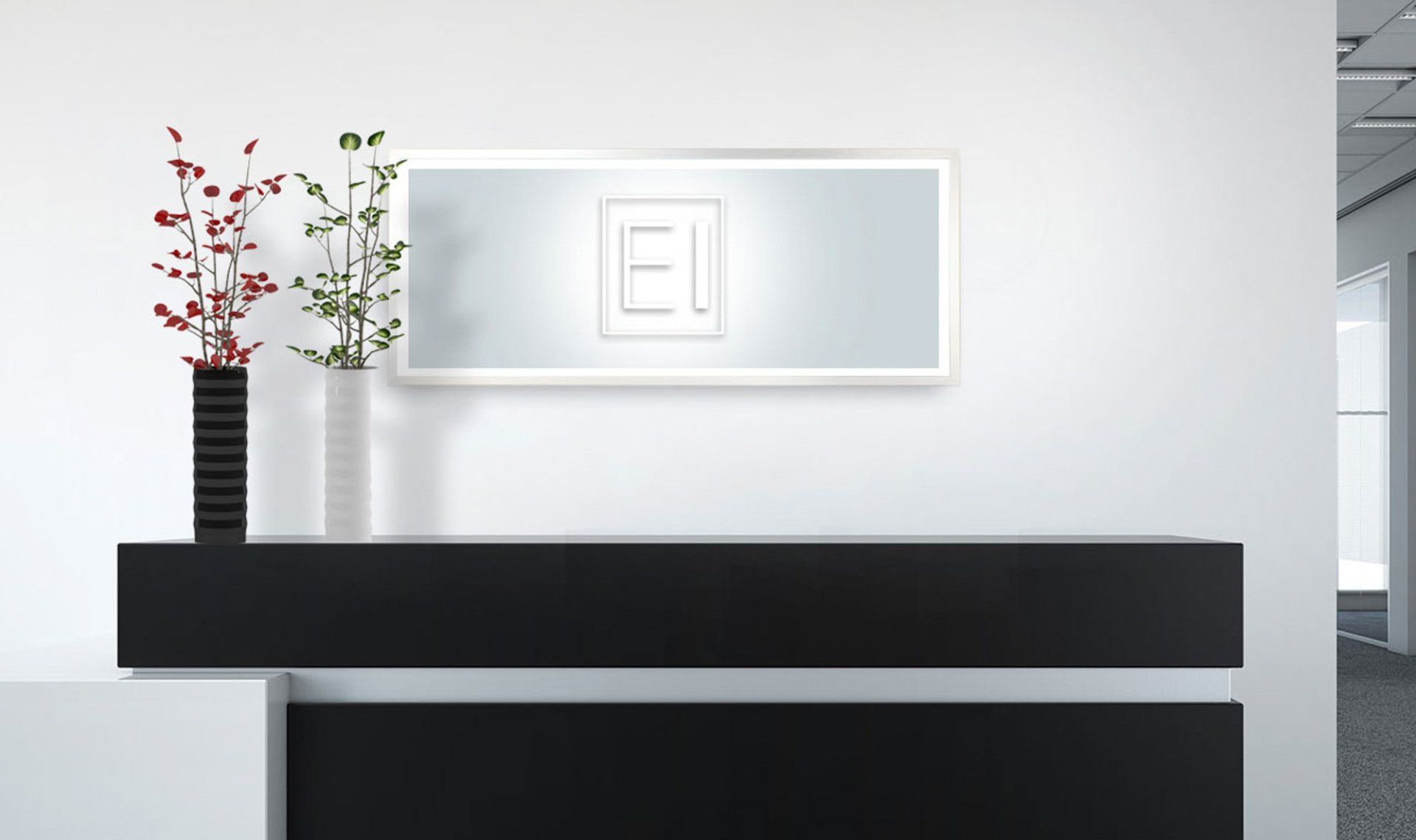 Bilderrahmen mit Metallic-Hintergrund und ausgefrästem Logo