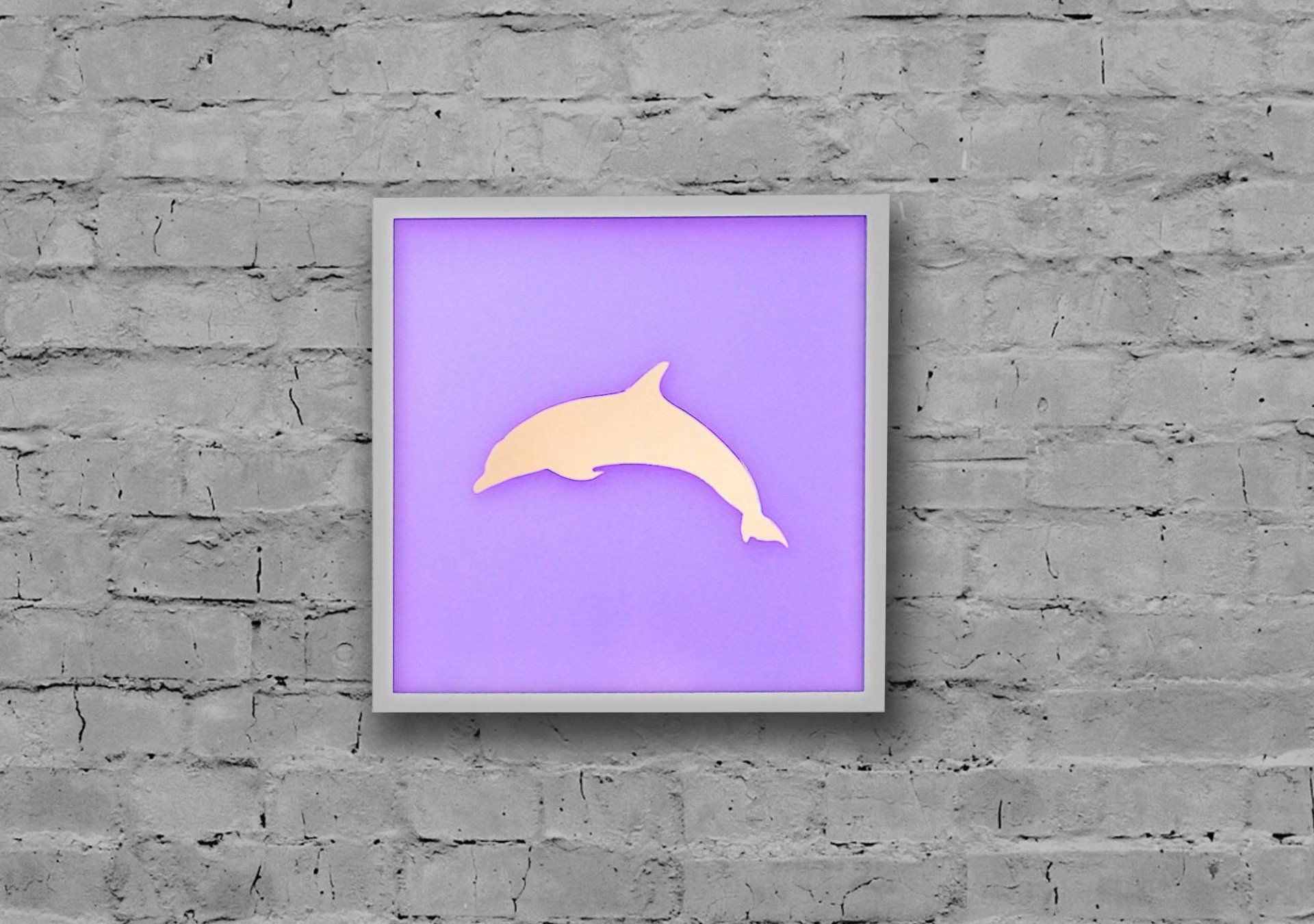 Bilderrahmen mit Metallic-Objekt und LED-Hinterleuchtung