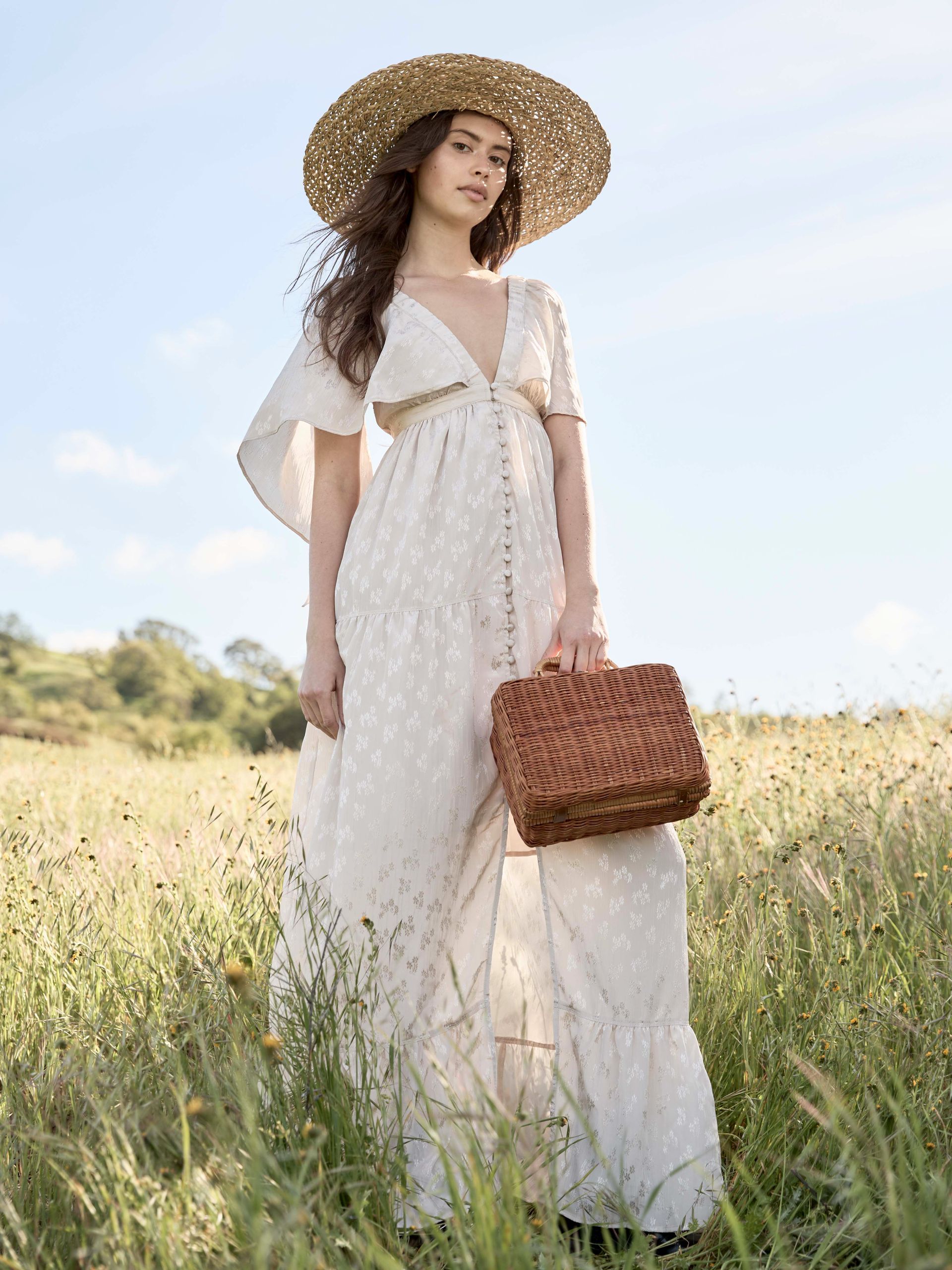 Chasity Zamora Personal Celebrity Wardrobe Fashion Stylist, Commercial and Advertising Stylist Styling Los Angeles