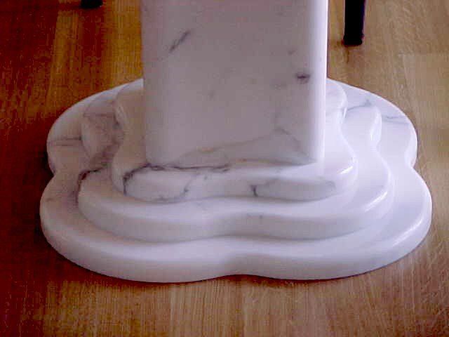 piedistallo in marmo