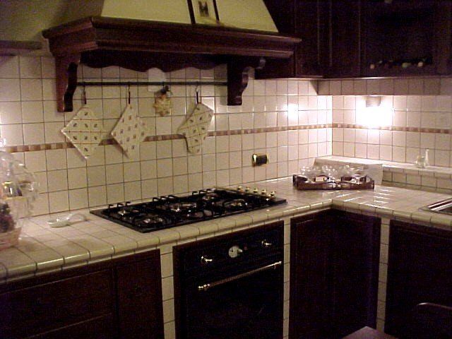 cucina con top in marmo