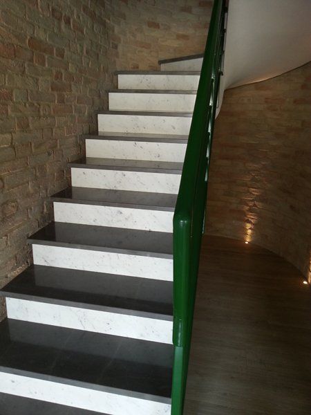 scale in marmo con passamano