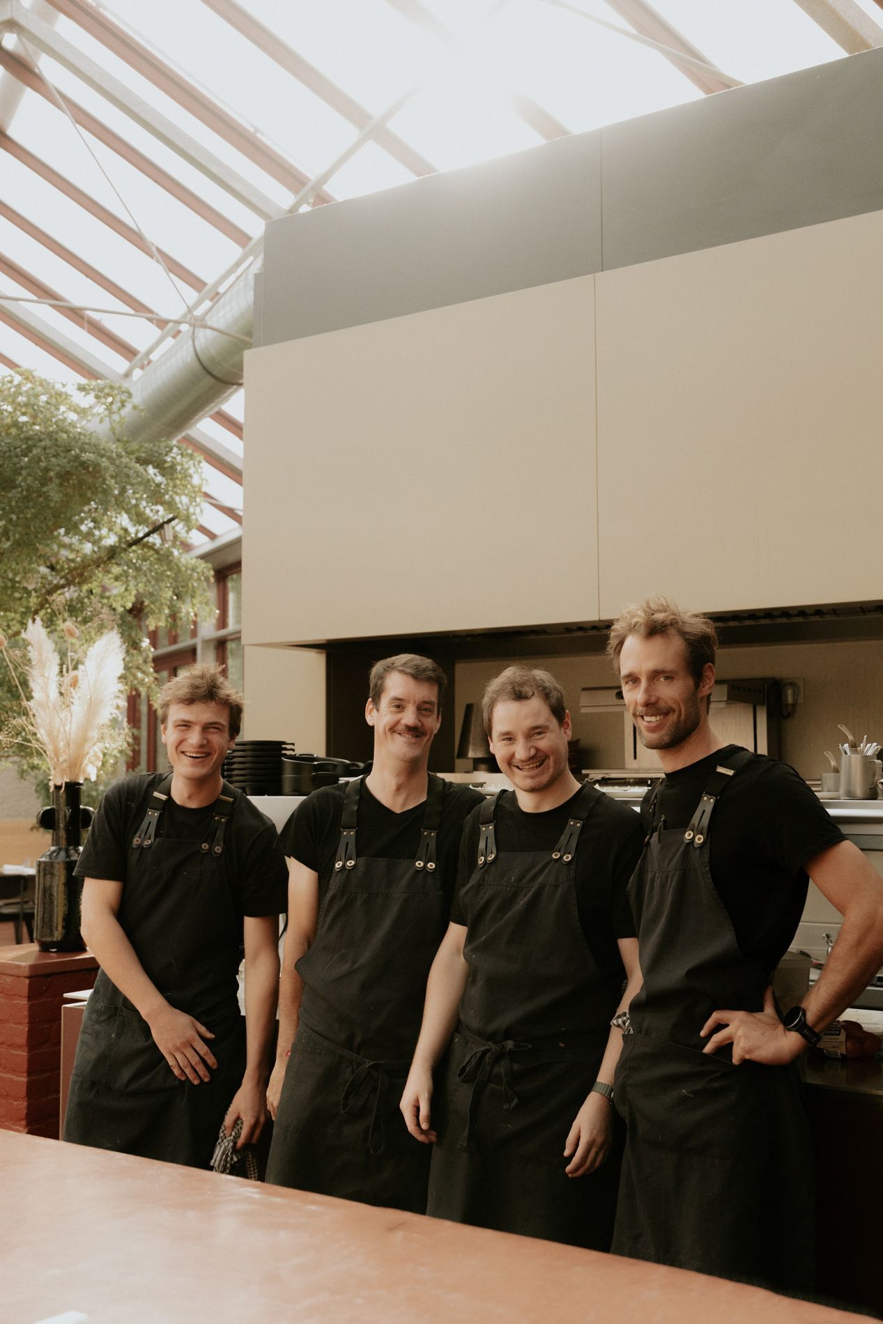 Tafel met een gerecht op.