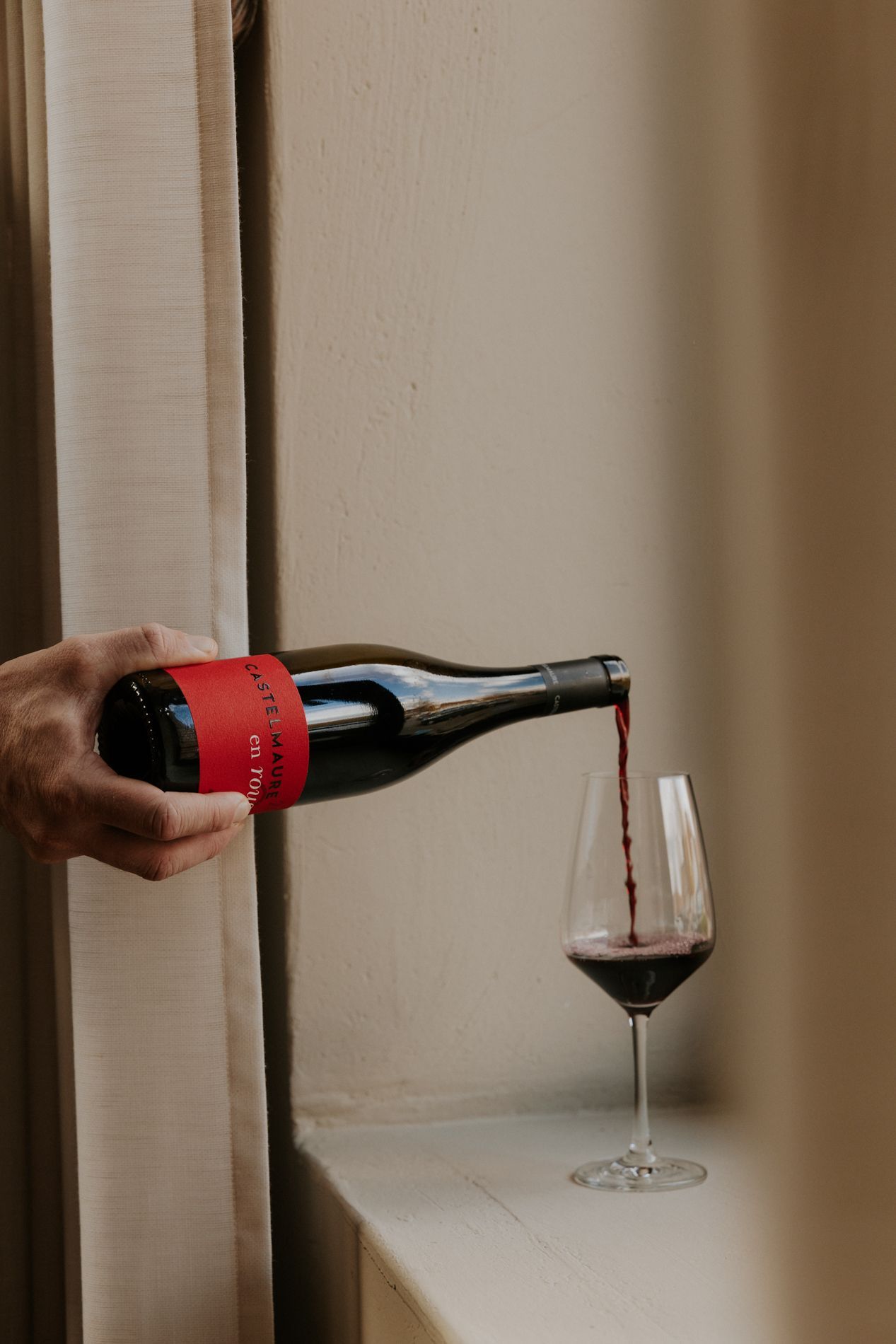 Het afwerken van een lunch gerecht in Vonk Gastrobar, gelegen te Izegem. 