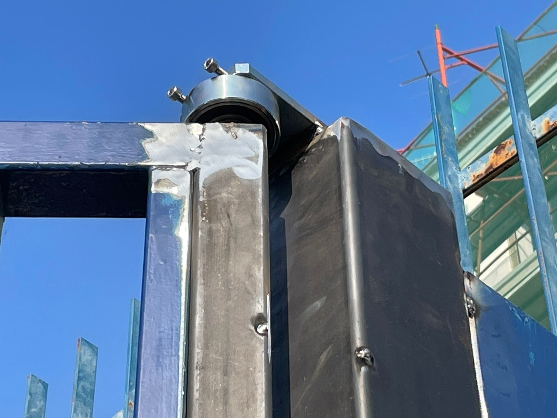 Riparazione struttura cancello in ferro