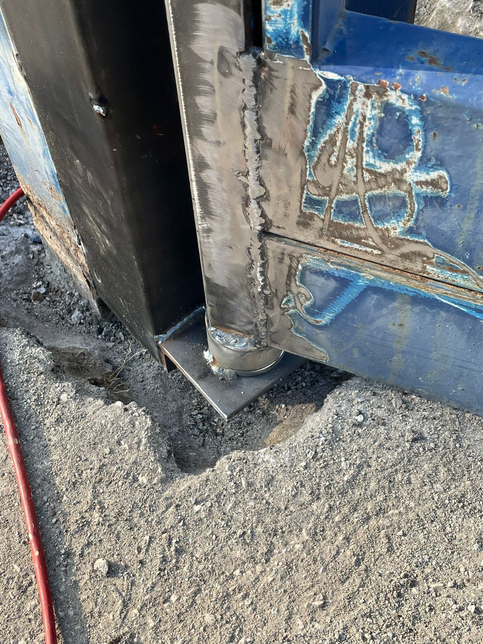 Riparazione struttura cancello in ferro