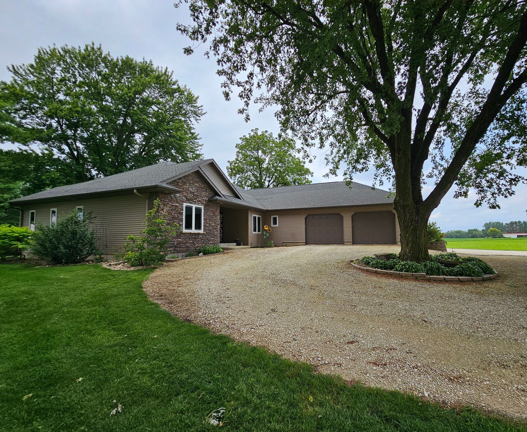 brown vinyl siding replacement Springville iowa