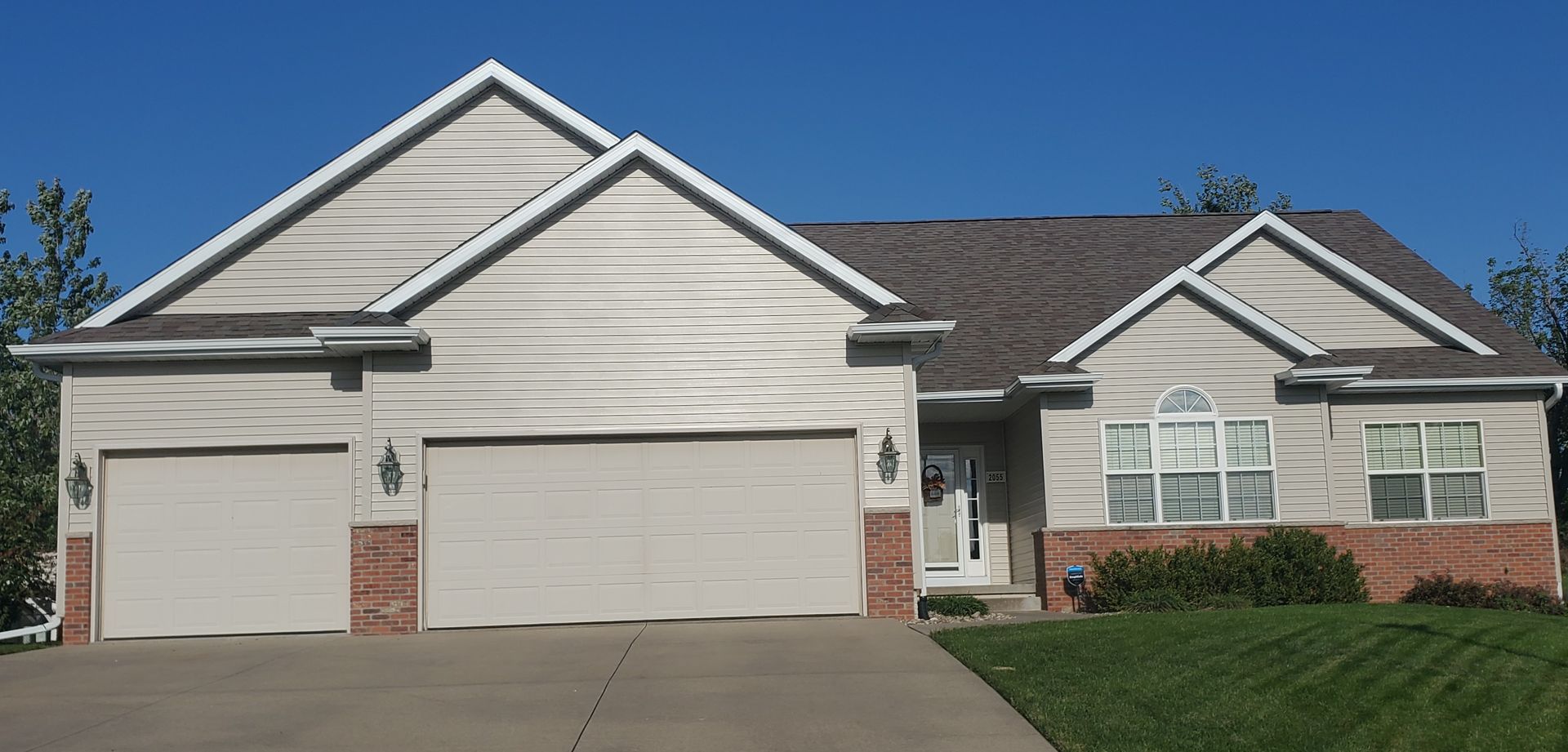 Tan vinyl siding replacement Marion Iowa