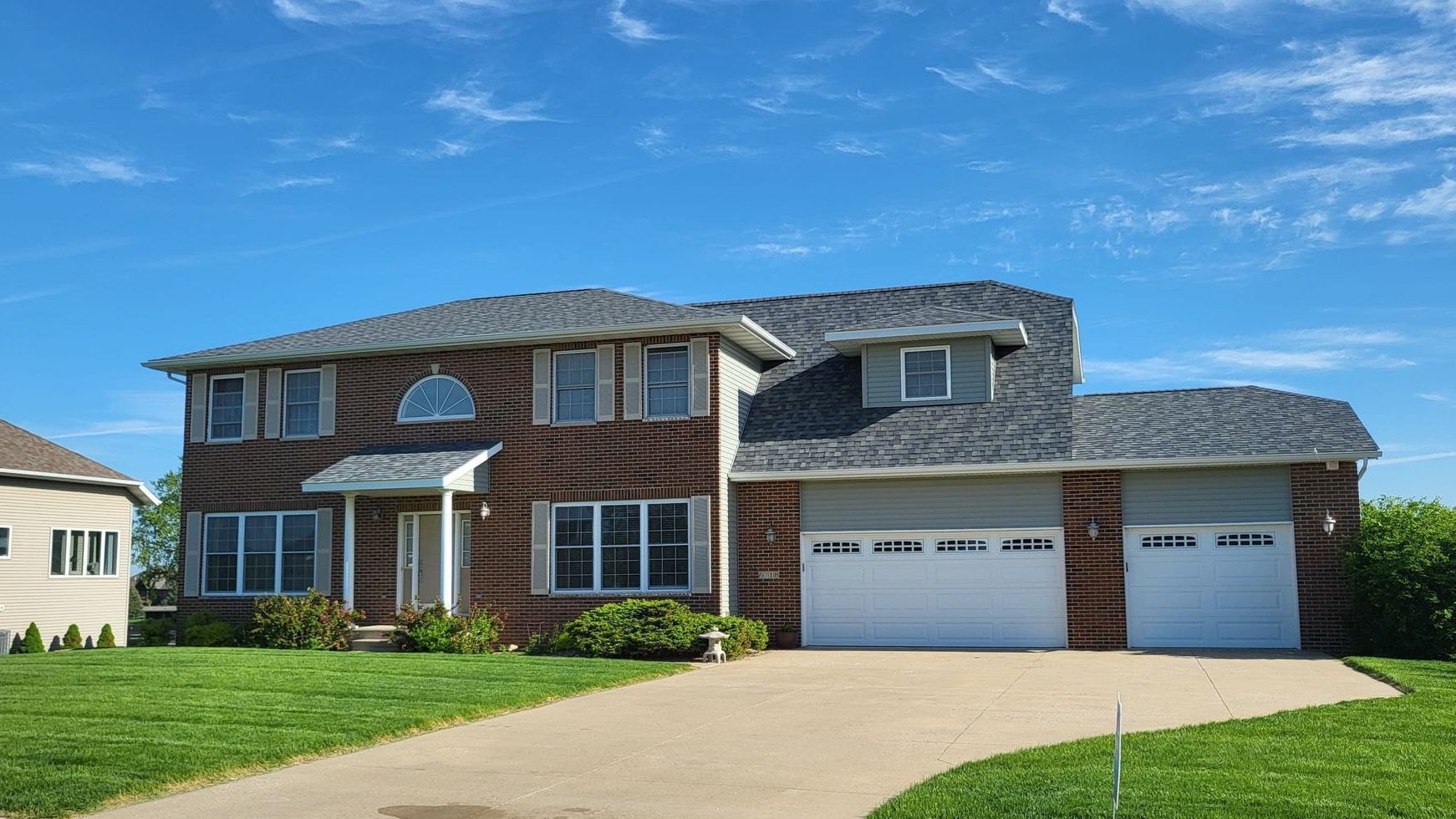 Vinyl window replacement and vinyl siding replacement in Cedar Rapids Iowa