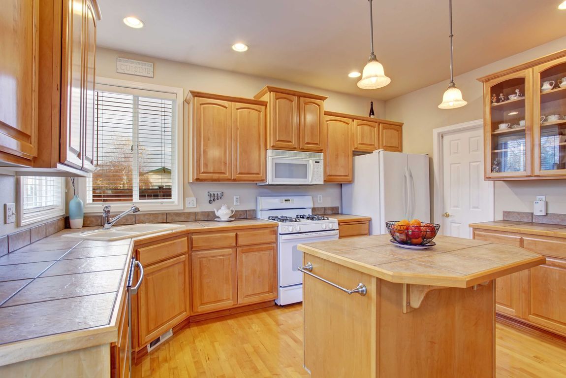 Modern wooden theme kitchen