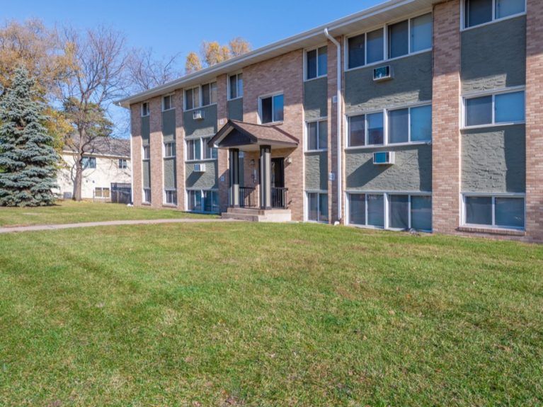 Exterior | Hyde Park Apartments