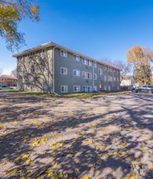 Hyde Park Exterior-002