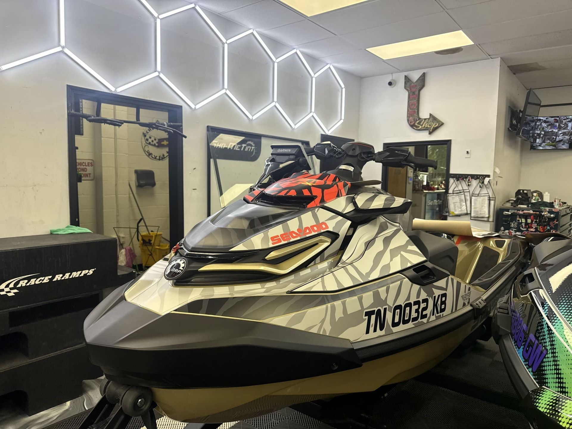 Custom Boat Graphics Springfield