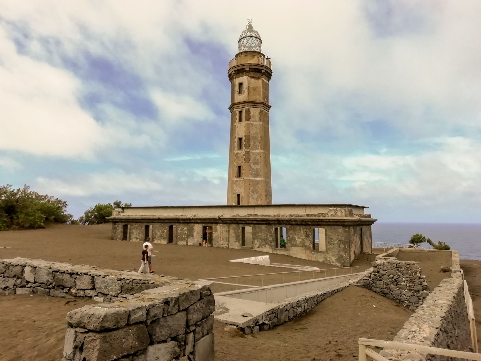 Visit the Capelinhos Lighthouse on our half-day Excursions, Tours and Guided Visits on the island of Faial Azores.
